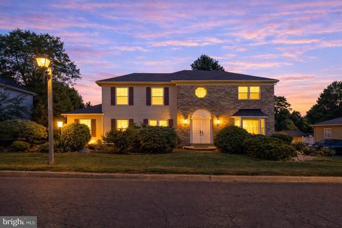 15 Roy Ln, Huntingdon Valley, PA, 19006-3113 | Card Image