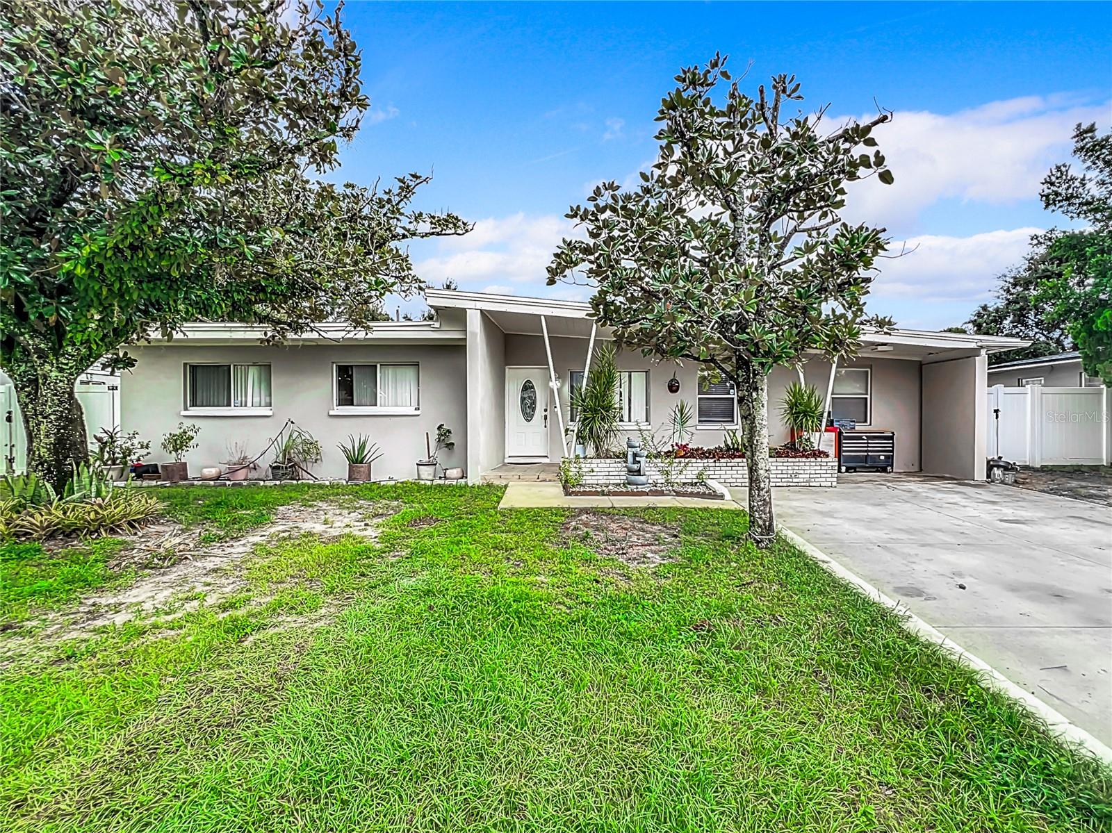 Dial Dr, Orlando, FL 32822