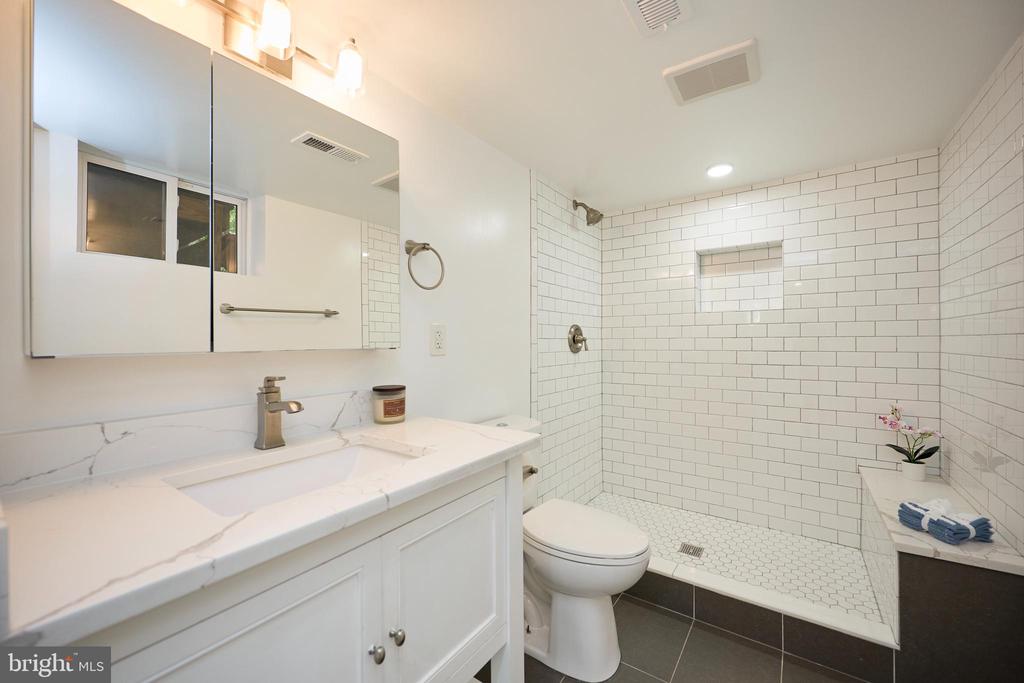 Residential in FALLS CHURCH 5