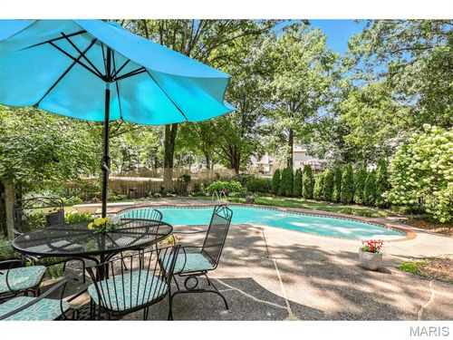 801 Weatherwood Dr, Manchester, MO, 63021-7128 | Card Image