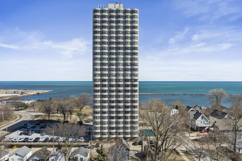 unit-18b-2525 S Shore Drive, Milwaukee, WI, 53207 | Card Image