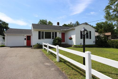 4 Pine Ct, Essex Junction, VT, 05452-4629 | Card Image