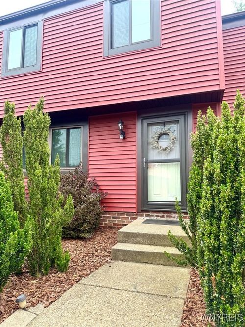 1223 Peppertree Dr, Derby, NY, 14047-9744 | Card Image