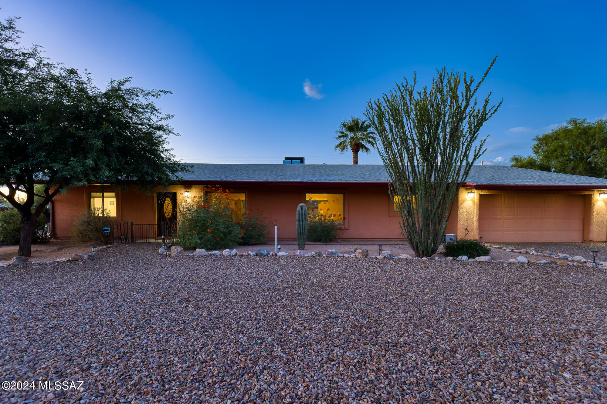 Camino DE LA Colina , Tucson, AZ 85711