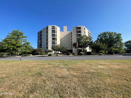 415 Parkview Ln, Altoona, PA, 16601-9323 | Card Image