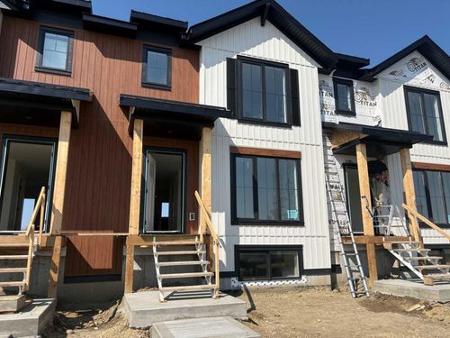 38 Station Dr, Sylvan Lake, AB, T4S0W7 | Card Image