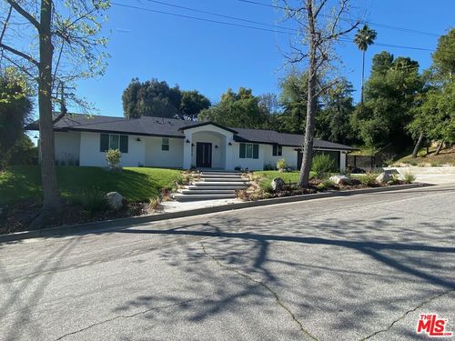 5015 Redwillow Ln, La Canada Flintridge, CA, 91011 | Card Image