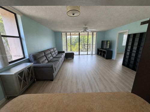 415-6800 Cypress Rd, Plantation, FL, 33317-3043 | Card Image
