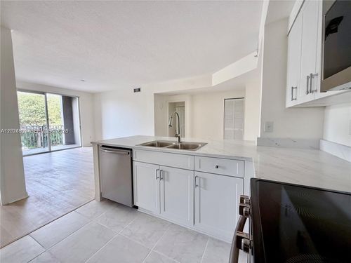 207-6851 Sw 44th St, Miami, FL, 33155-4892 | Card Image