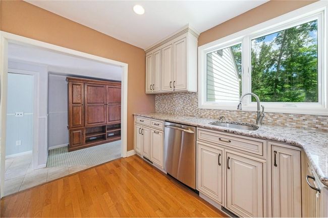 35 Winthrop Rd, House other with 3 bedrooms, 2 bathrooms and 1 parking in Chappaqua NY | Image 7