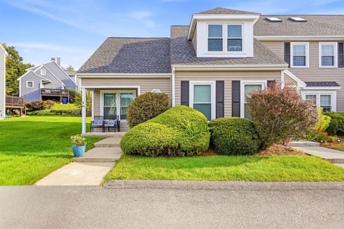 49 Riviera Road, Hudson, NH, 03051 | Card Image
