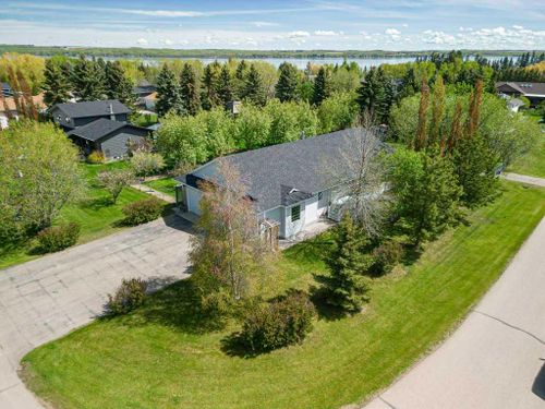 10 Ravenscrag Cres, Norglenwold, AB, T4S1S5 | Card Image