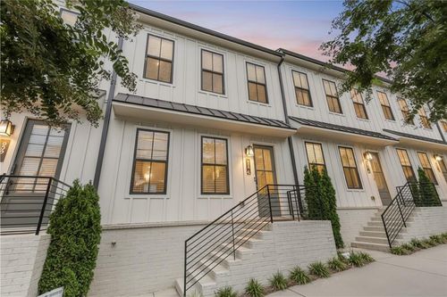 988 Viney Way Nw, Atlanta, GA, 30318-5062 | Card Image