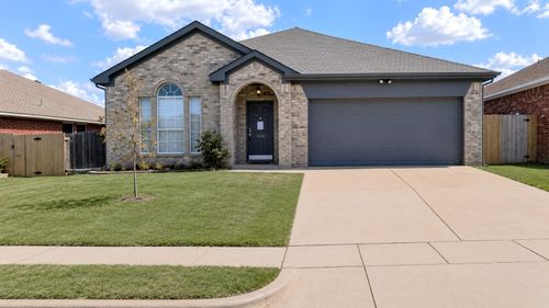 8640 Rainy Lake Dr, Fort Worth, TX, 76244-7938 | Card Image