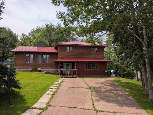 28 Purdy Dr, House with 3 bedrooms, 2 bathrooms and null parking in Truro NS | Card Image
