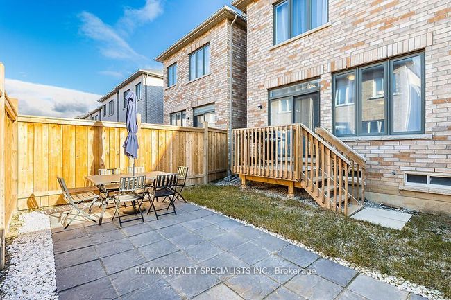 39 Adventura Rd, House attached with 4 bedrooms, 3 bathrooms and 1 parking in Brampton ON | Image 38