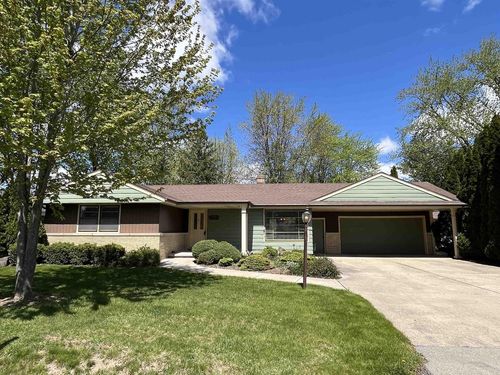 2750 W 8th Street, GRAND CHUTE, WI, 54914 | Card Image