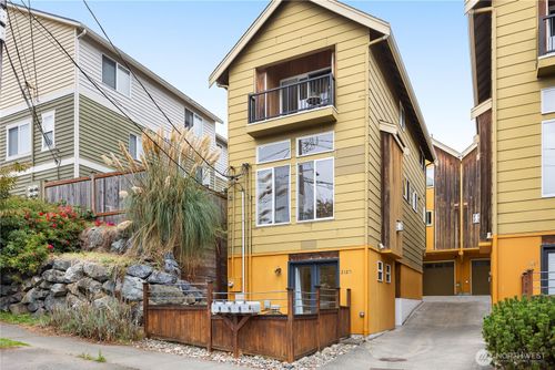 2120 W Ruffner Street, Seattle, WA, 98199 | Card Image