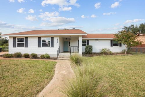 1826 Quailwood Dr, Fredericksburg, TX, 78624-2814 | Card Image