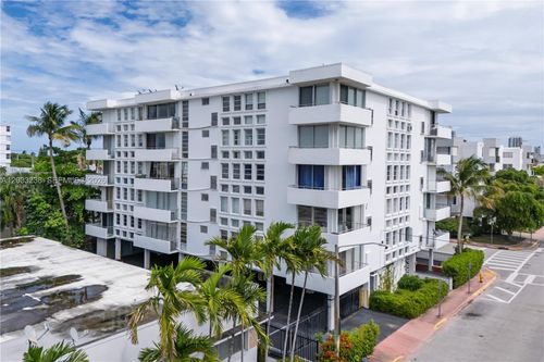 3c-8001 Byron Ave, Miami Beach, FL, 33141-5317 | Card Image