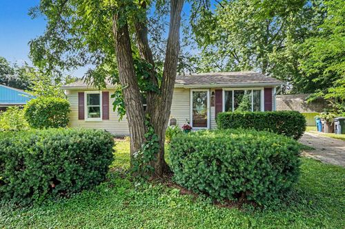 2136 Champagne Dr, Ann Arbor, MI, 48108-2563 | Card Image