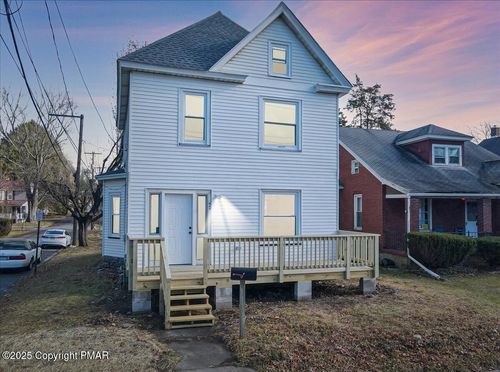 400 N Courtland St, East Stroudsburg, PA, 18301-1907 | Card Image