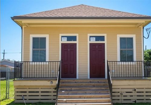 2423 Louisa St, New Orleans, LA, 70117-6420 | Card Image