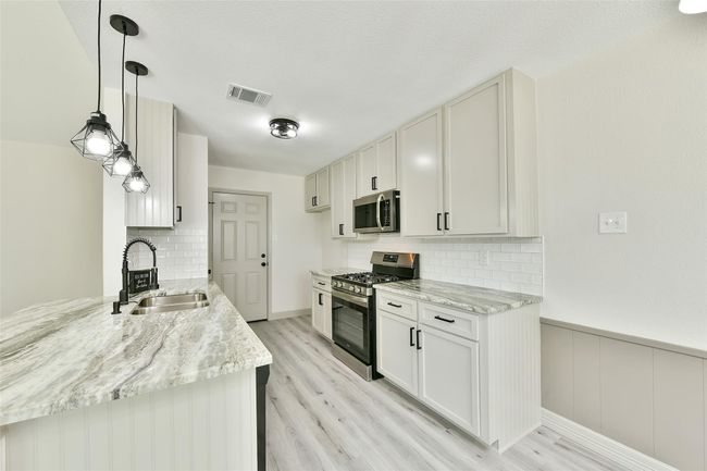 1921 Cripple Creek Ln, House other with 4 bedrooms, 2 bathrooms and 2 parking in Pearland TX | Image 10