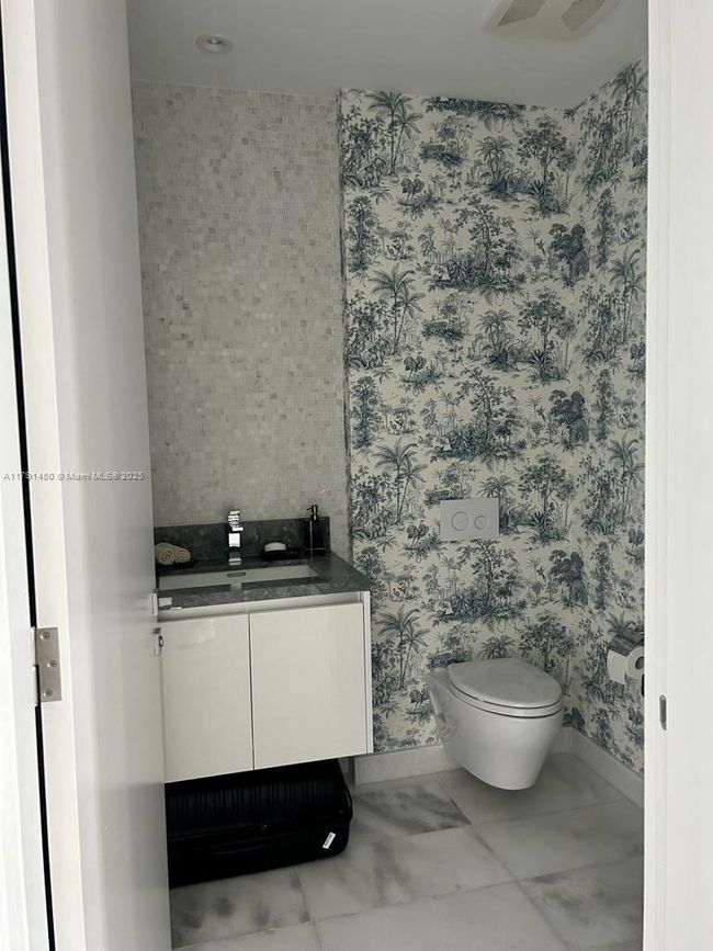 UNIT-803 - 700 Ne 26 Th Ter, Condo with 2 bedrooms, 2 bathrooms and null parking in Miami FL | Image 9