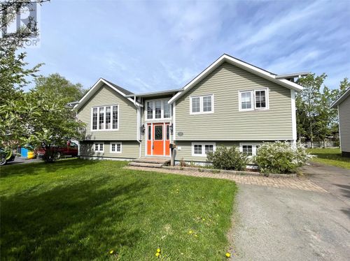 9 Conway Street, Grand Falls Windsor, NL, A2A2P4 | Card Image