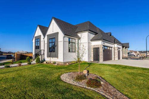 {{alt}} | Card Image