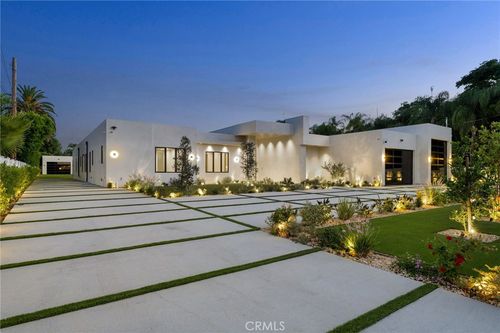 22924 Erwin St, Woodland Hills, CA, 91367-3215 | Card Image