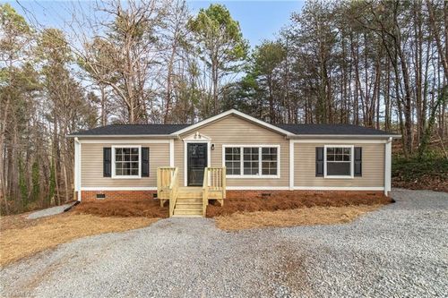 6451 Bowman Rd, Walnut Cove, NC, 27052-9607 | Card Image