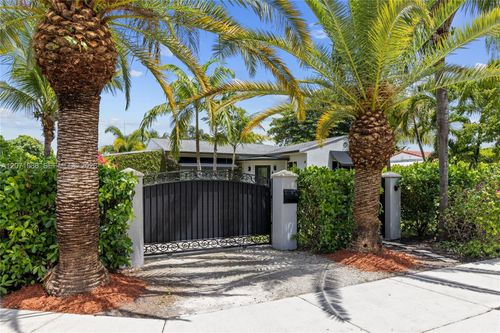2831 Sw 21st Terrace, Miami, FL, 33145 | Card Image