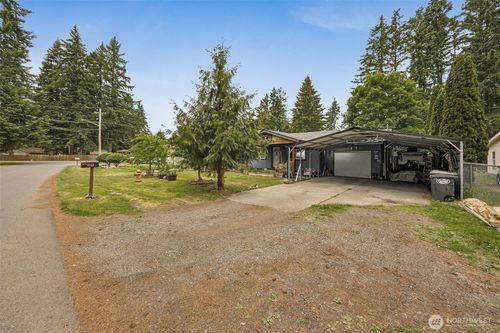 17112 Kinnikinnick Ct Se, Yelm, WA, 98597-9729 | Card Image