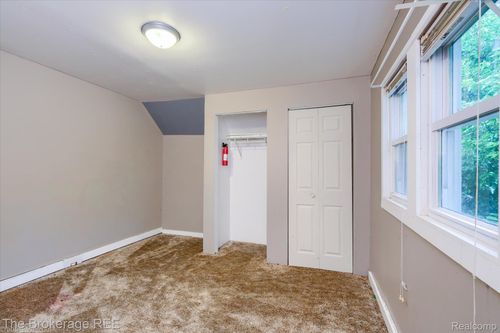 218 New St, Clio, MI, 48420-1320 | Card Image