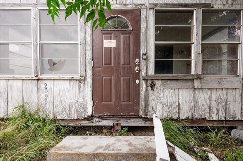 2595 Arkansas St, Ingleside, TX, 78362-5810 | Card Image