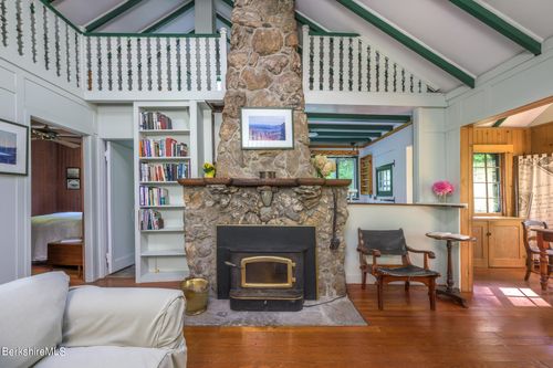 22 Mahkeenac Heights Rd, Stockbridge, MA, 01262-7750 | Card Image