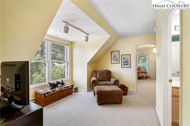 Upstairs loft! | Image 29