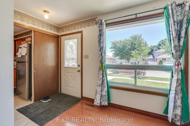 1384 Bentley Dr, House other with 4 bedrooms, 2 bathrooms and 3 parking in London ON | Image 6