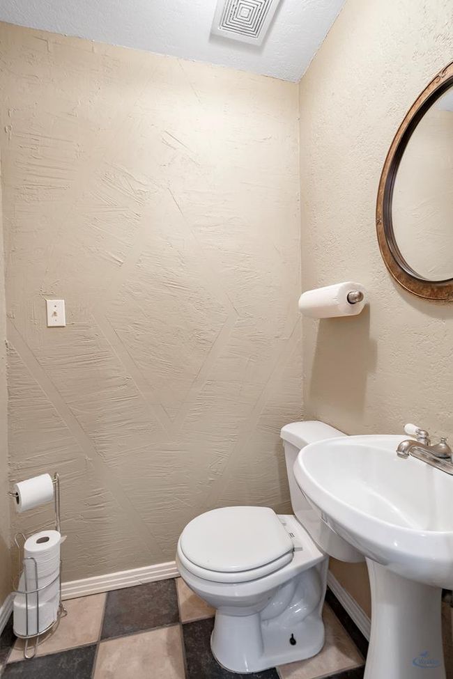 1605 N Big Spring St, Home with 0 bedrooms, 0 bathrooms and null parking in Midland TX | Image 18