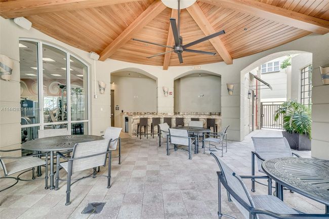APT-305 - 2633 Ne 14 Th Ave, Condo with 2 bedrooms, 2 bathrooms and null parking in Wilton Manors FL | Image 57