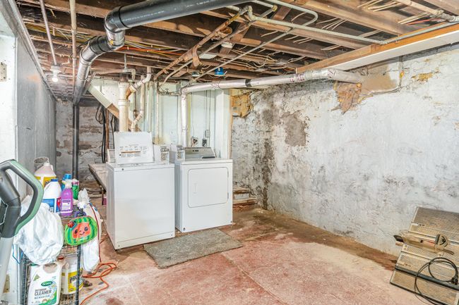 Basement laundry | Image 22
