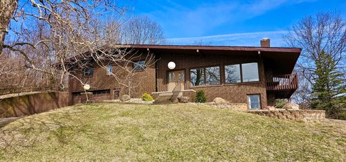 2917 Highway 22, Muscatine, IA, 52761-9463 | Card Image