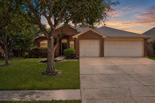 655 Campolina Dr, Grand Prairie, TX, 75052-2557 | Card Image