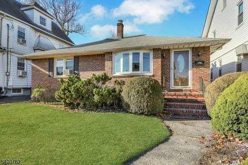 835 Chestnut St, Kearny, NJ, 07032-3814 | Card Image