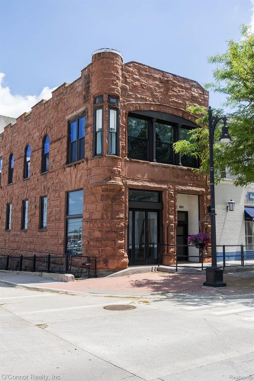 1004 Military St, Port Huron, MI, 48060-5417 | Card Image
