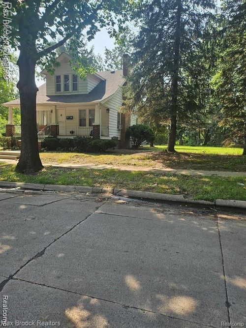 17951 Prospect St, Melvindale, MI, 48122-1552 | Card Image