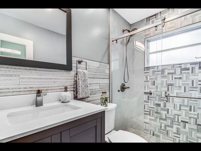 1435 Ne 39 Th St, House other with 2 bedrooms, 1 bathrooms and null parking in Oakland Park FL | Image 4