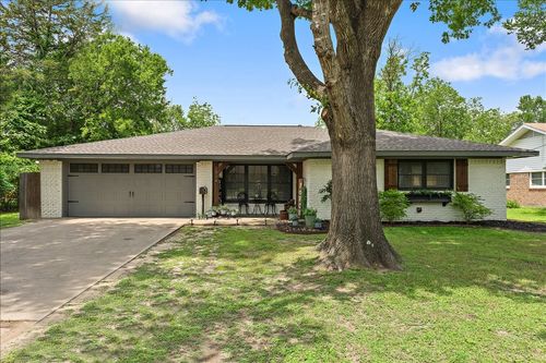 1904 W 4th Ave, Corsicana, TX, 75110-4244 | Card Image